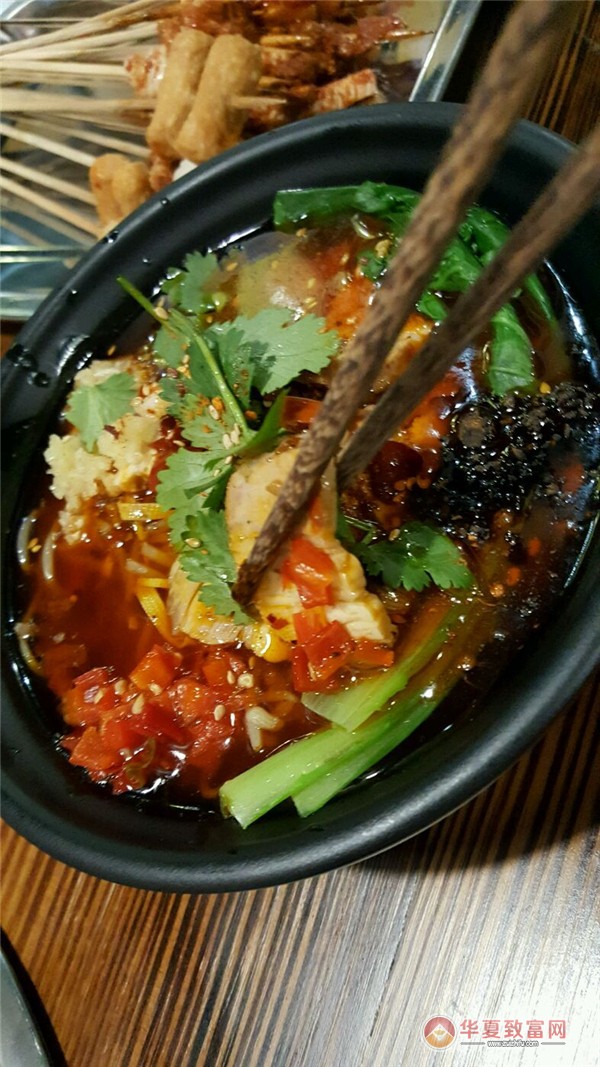 三三俩俩串串香加盟